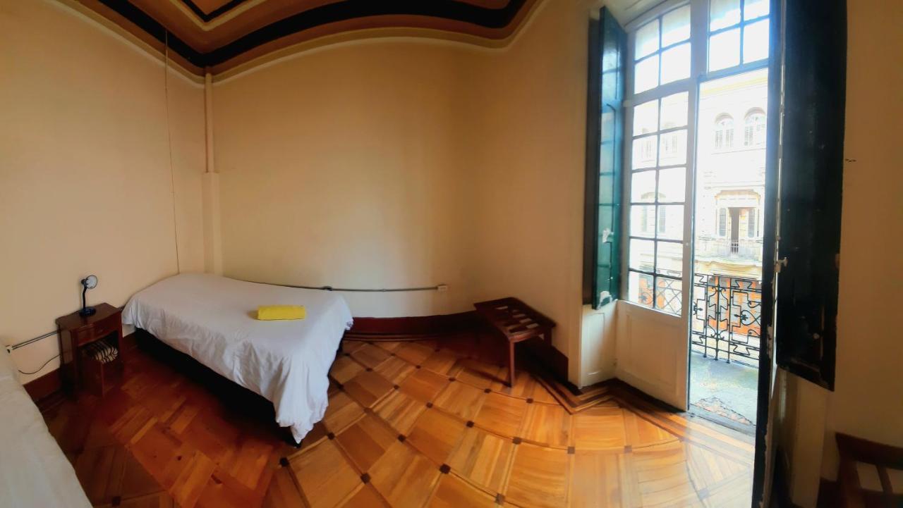 Hostal R10 Богота Экстерьер фото